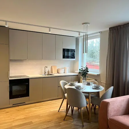 New! Two-bedroom In The Heart Of Poltsamaa! * 폴트사마